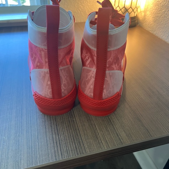 Dior B23 High Red Worn once fresh smell authenticated shoe to wear - Picture 3 of 7